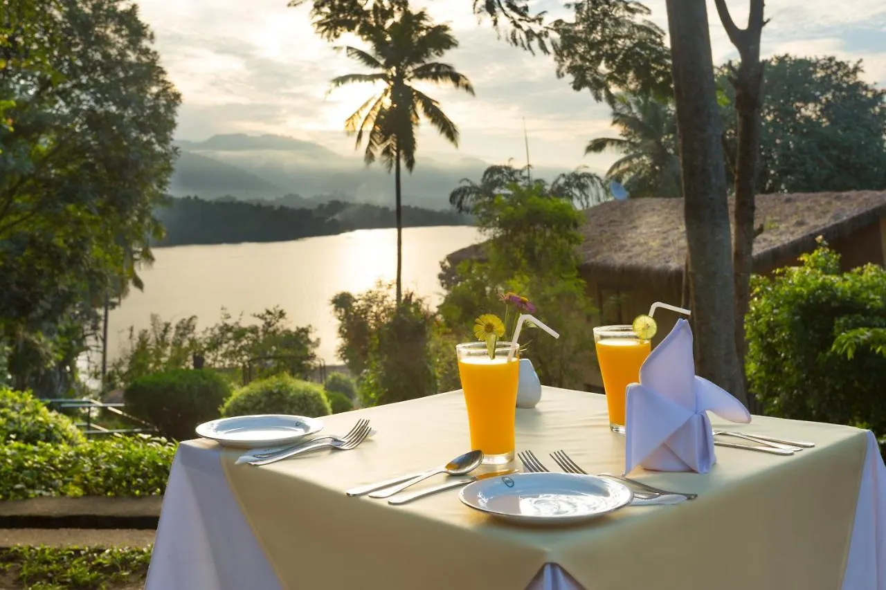 Oruthota Chalets Kandy 4*,